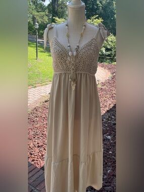 NWT Haptics Jasmine Crochet Lace Ruffle Hem Cami Midi Dress. Small, Oatmeal.